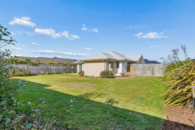Photo of property in 55 Watkins Drive, Rangiora, 7400