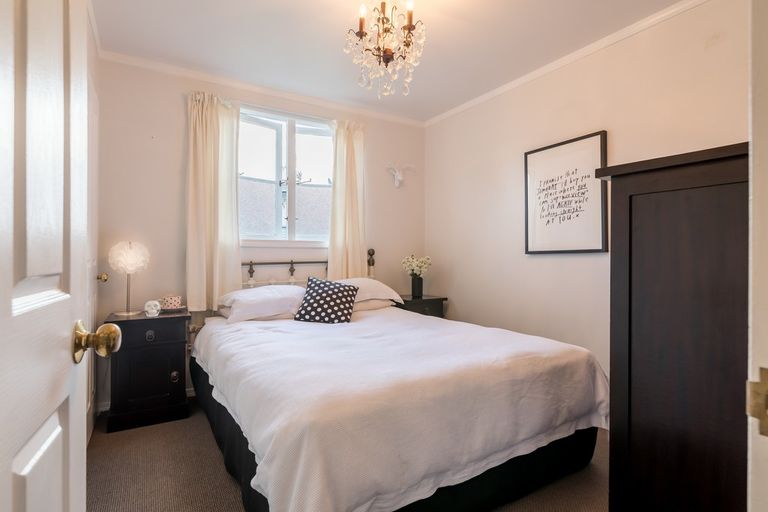 Photo of property in 48 Eastglen Road, Glen Eden, Auckland, 0602