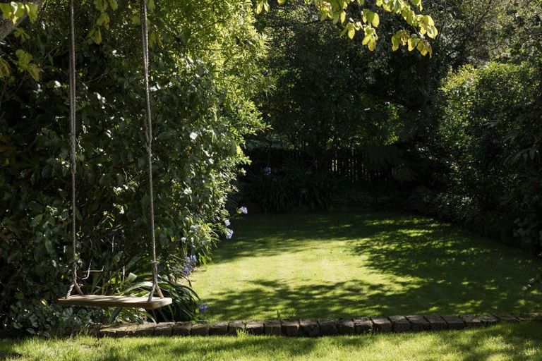 Photo of property in 165 Karori Road, Karori, Wellington, 6012