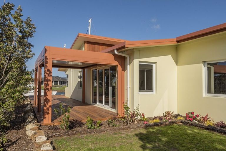 Photo of property in 17 Stace Hopper Drive, One Tree Point, 0118