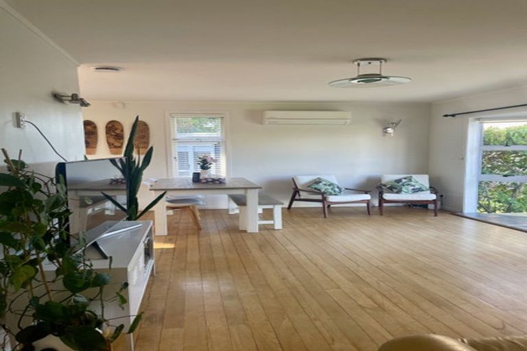 Photo of property in 9 Ross Crescent, Orewa, 0931