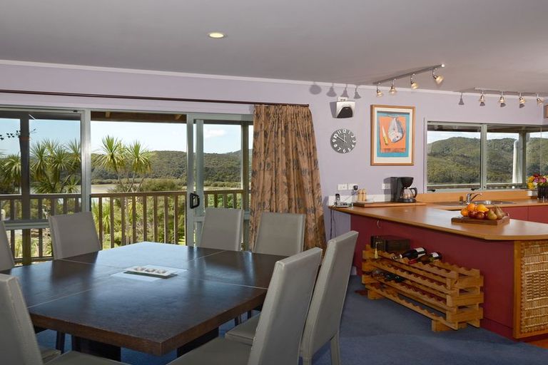 Photo of property in 1 Waterview Place, Haruru, 0204