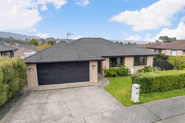 Photo of property in 48 Sunstone Crescent, Brown Owl, Upper Hutt, 5018