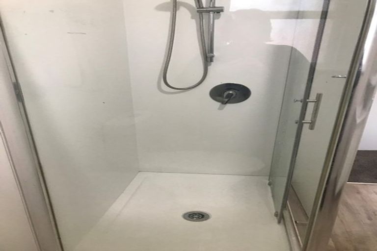 Photo of property in 1/42-44 Opaheke Road, Opaheke, Papakura, 2113