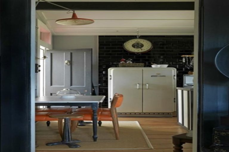 Photo of property in 1 Robertson Street, Russell, 0202