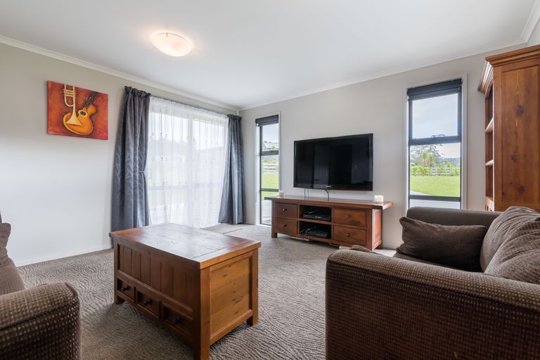 Photo of property in 15 Moses Road, Kaukapakapa, 0873