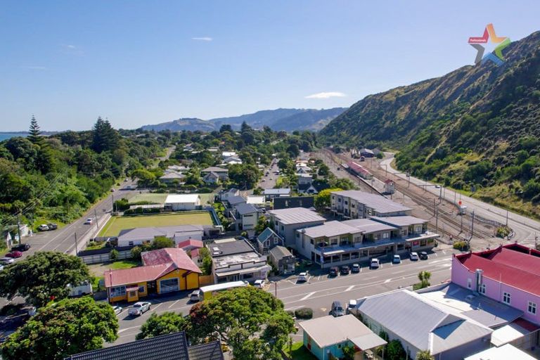 Photo of property in 15 Beach Road, Paekakariki, 5034