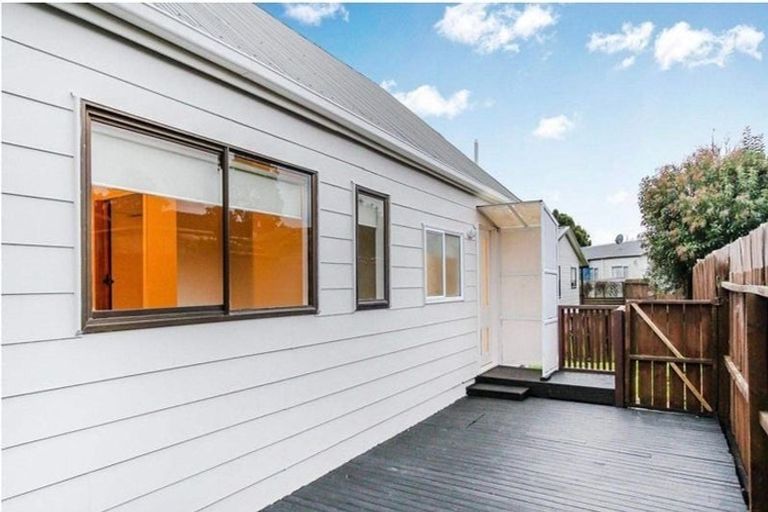 Photo of property in 223 Waitemata Drive, Ranui, Auckland, 0612