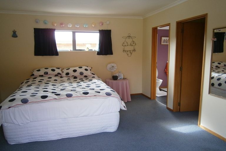 Photo of property in 7 Monet Vale, Rolleston, 7614