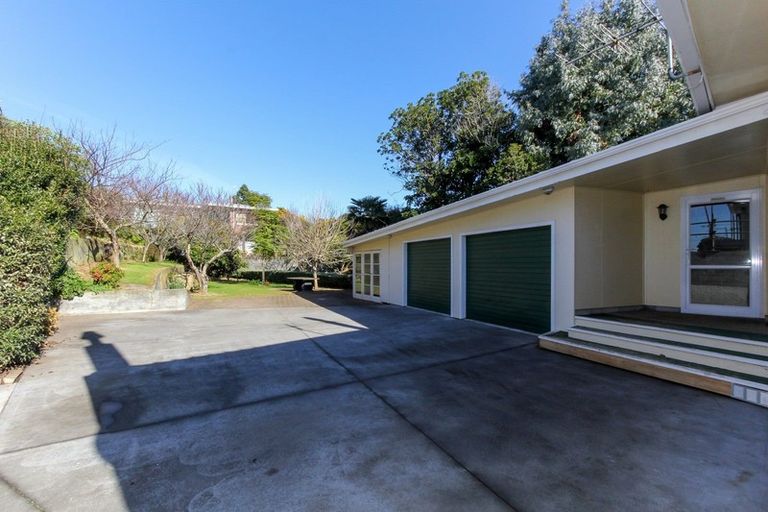 Photo of property in 33 Breakwater Road, Moturoa, New Plymouth, 4310