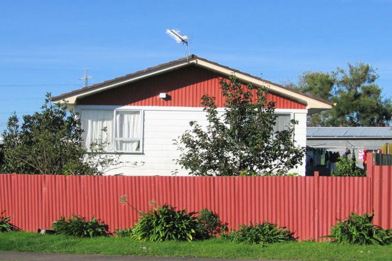 Photo of property in 14 Vetori Place, Clover Park, Auckland, 2023