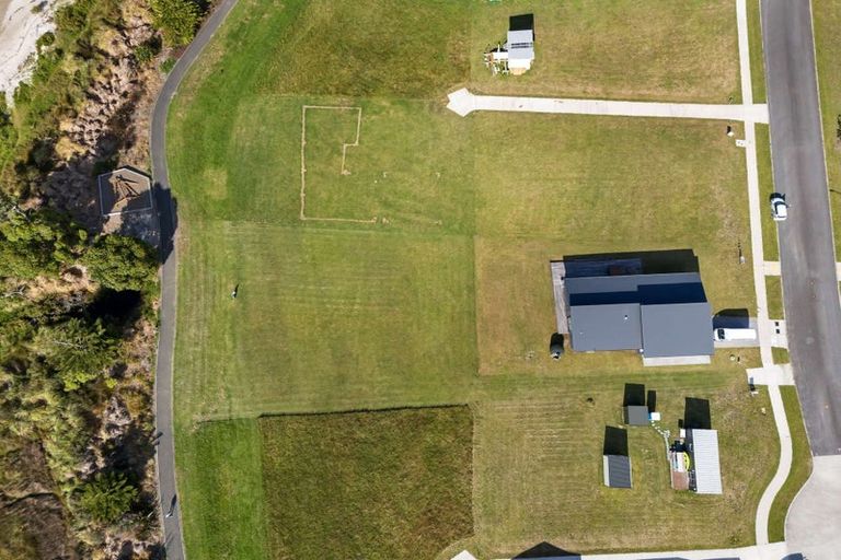 Photo of property in 30 Taniwha Place, Matarangi, 3592