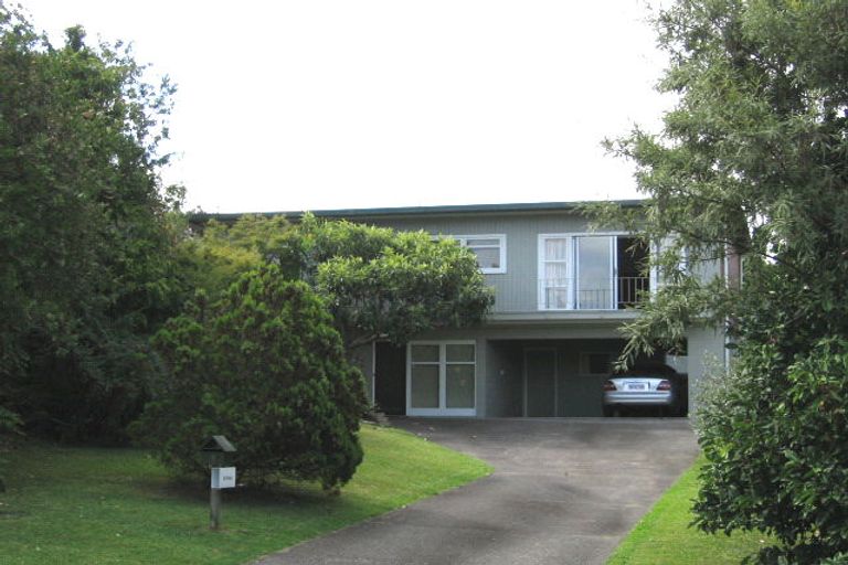 Photo of property in 7 Valkyria Place, Beach Haven, Auckland, 0626