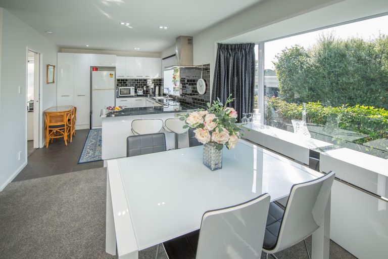 Photo of property in 305 Sawyers Arms Road, Bishopdale, Christchurch, 8053