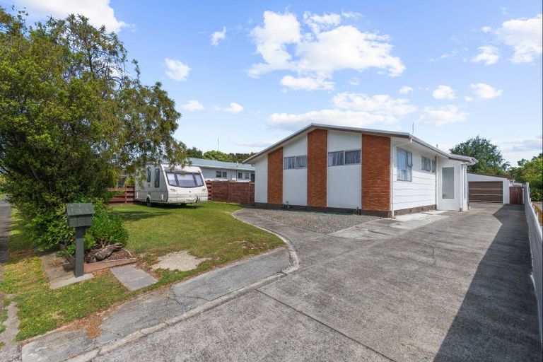 Photo of property in 40 Kimberley Grove, Westbrook, Palmerston North, 4412