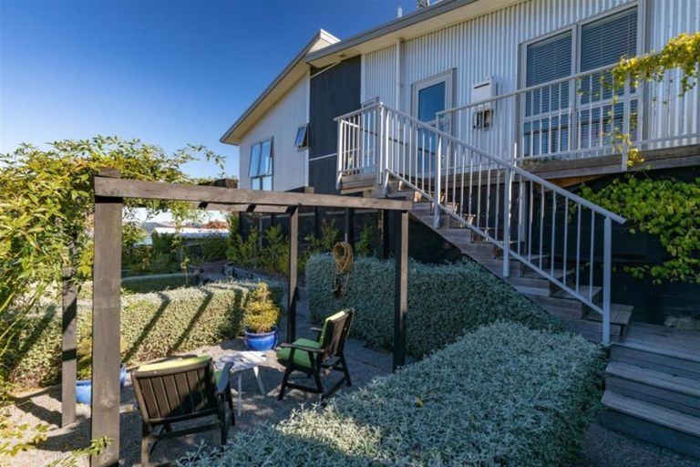 Photo of property in 22 Cornwall Road, Lyttelton, 8082