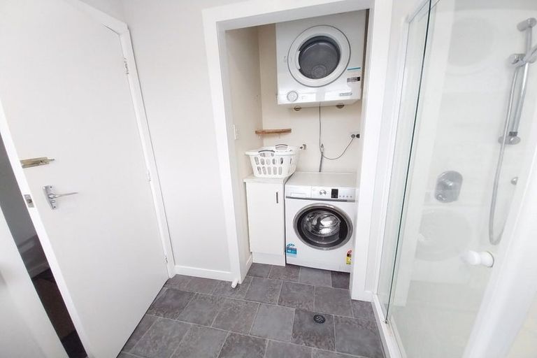 Photo of property in 179 Newlands Road, Newlands, Wellington, 6037