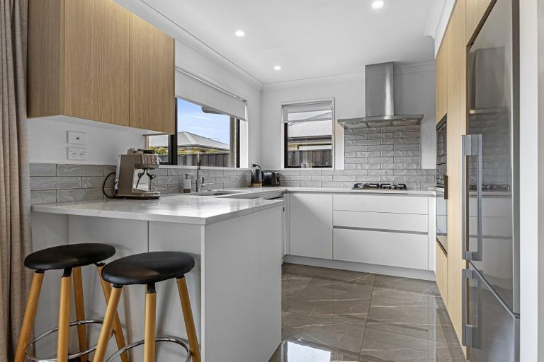 Photo of property in 17 Tutton (pvt) Mews, Rangiora, 7400