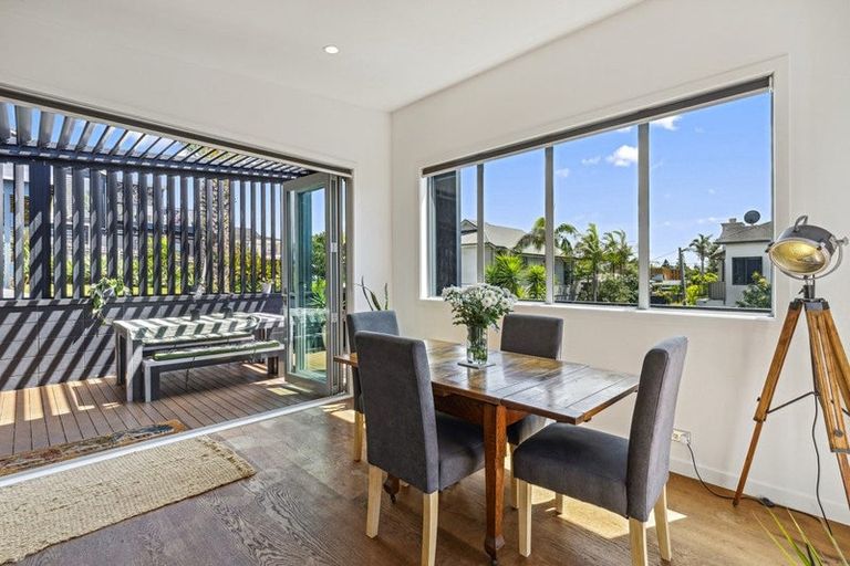 Photo of property in 1/86 Bay Street, Red Beach, 0932