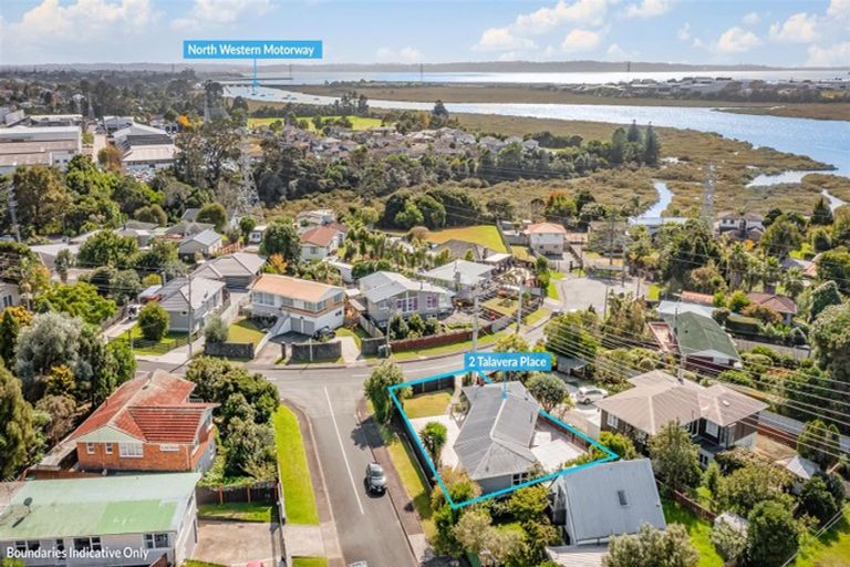 Photo of property in 2 Talavera Place, Te Atatu South, Auckland, 0602