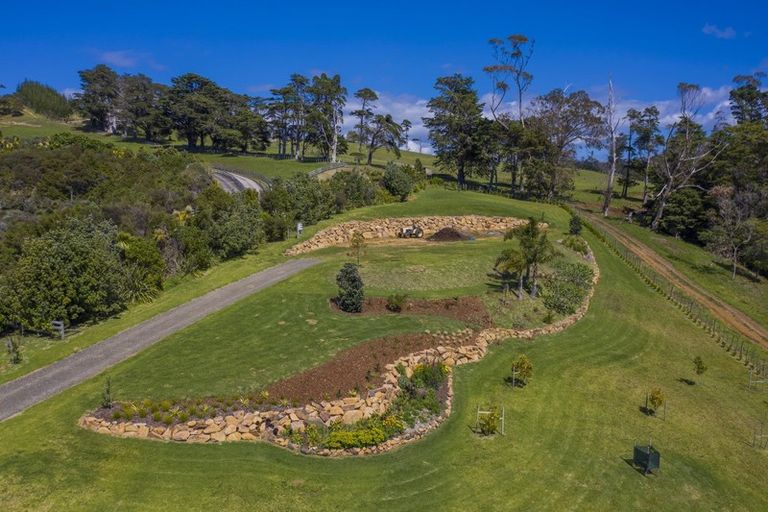 Photo of property in 60 Resolution Rise, Cooks Beach, Whitianga, 3591