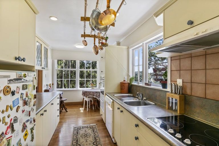 Photo of property in 15 Doris Gordon Crescent, Crofton Downs, Wellington, 6035