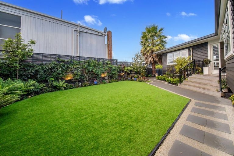 Photo of property in 81 Bleakhouse Road, Howick, Auckland, 2014