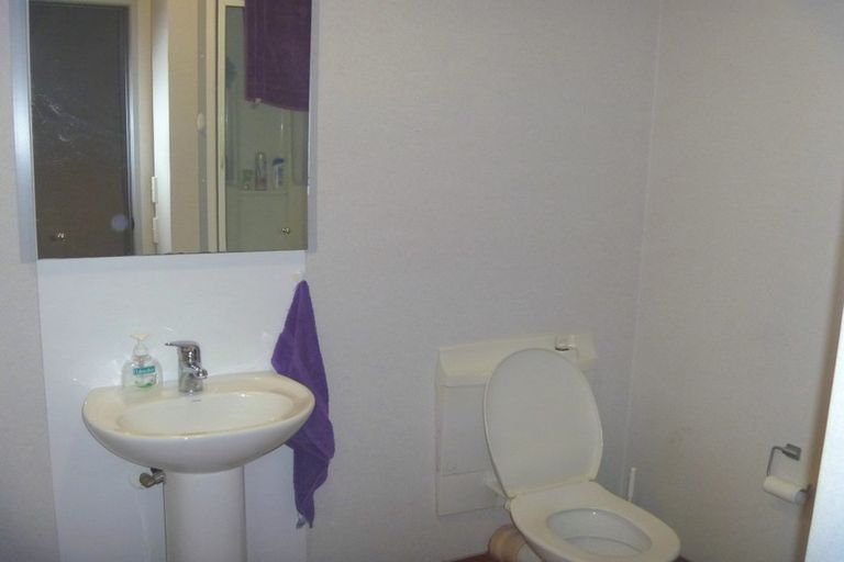 Photo of property in 2/112 Mairangi Road, Wilton, Wellington, 6012