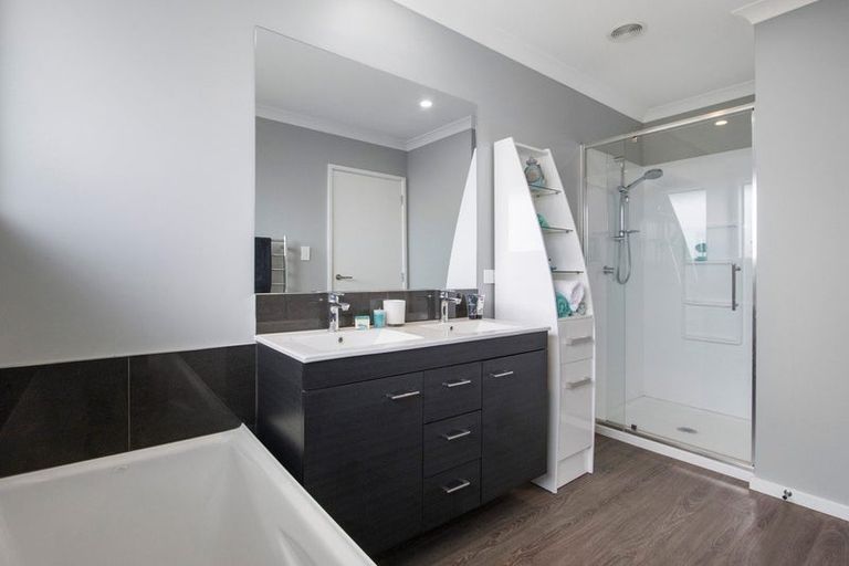 Photo of property in 19 Wairere Rise, Omokoroa, 3114