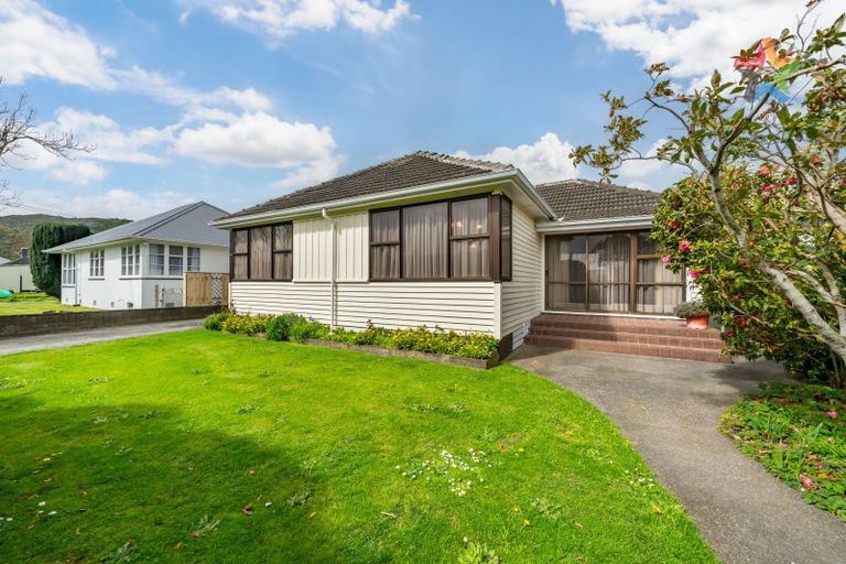 Photo of property in 34 Sladden Street, Naenae, Lower Hutt, 5011
