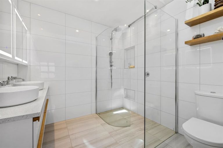 Photo of property in 1 Sunningvale Lane, Ilam, Christchurch, 8053