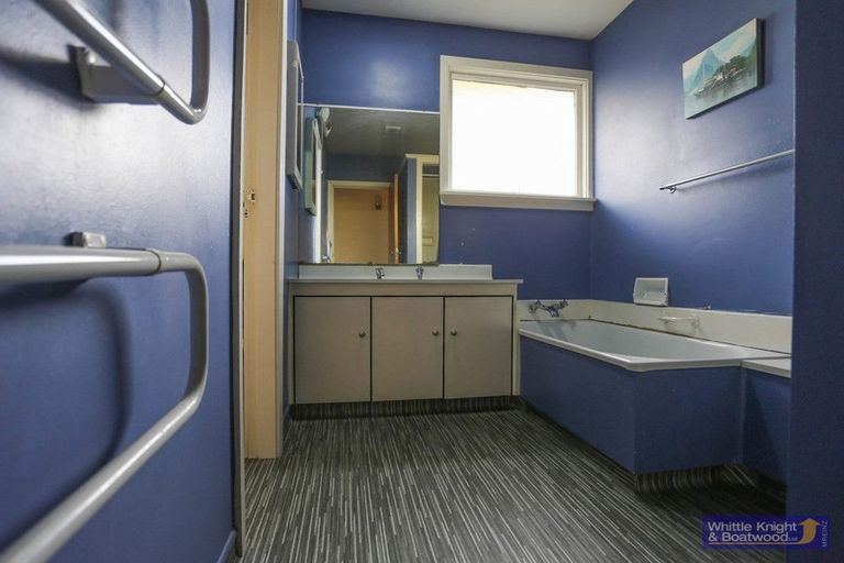 Photo of property in 6 Rosedale Place, Avonhead, Christchurch, 8042