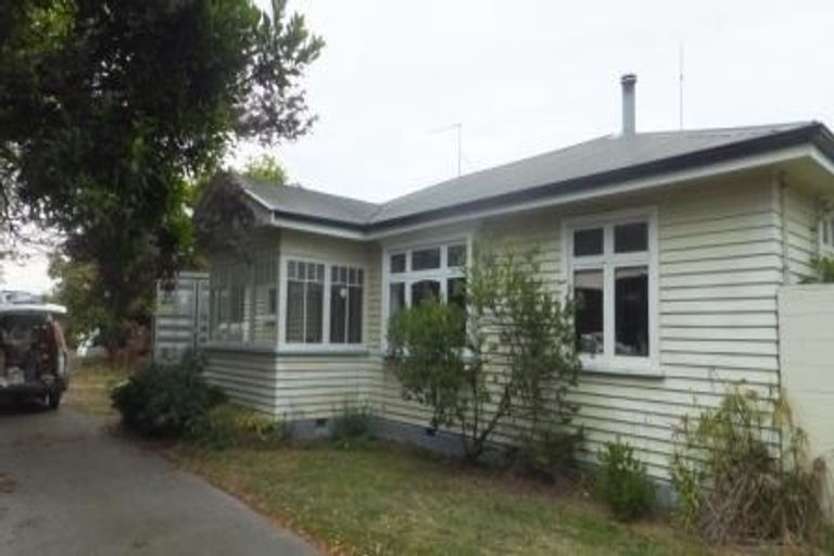 Photo of property in 126 Middlepark Road, Sockburn, Christchurch, 8042
