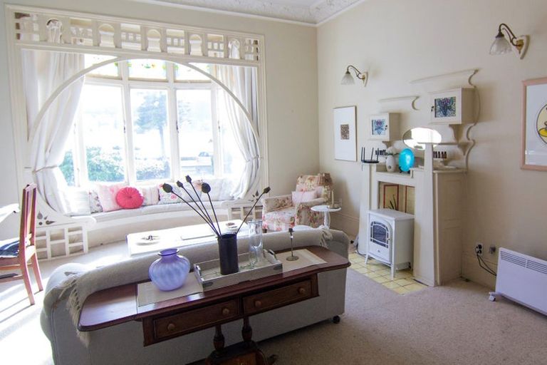 Photo of property in 294 Oriental Parade, Oriental Bay, Wellington, 6011