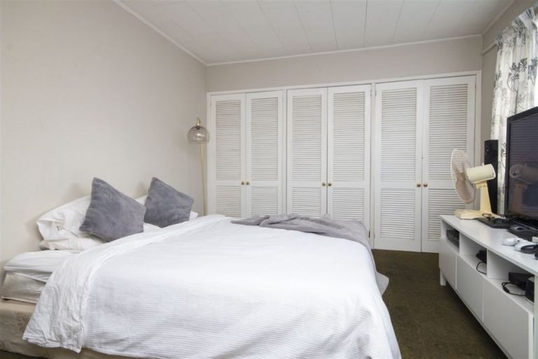 Photo of property in 21 Leaver Place, Weymouth, Auckland, 2103
