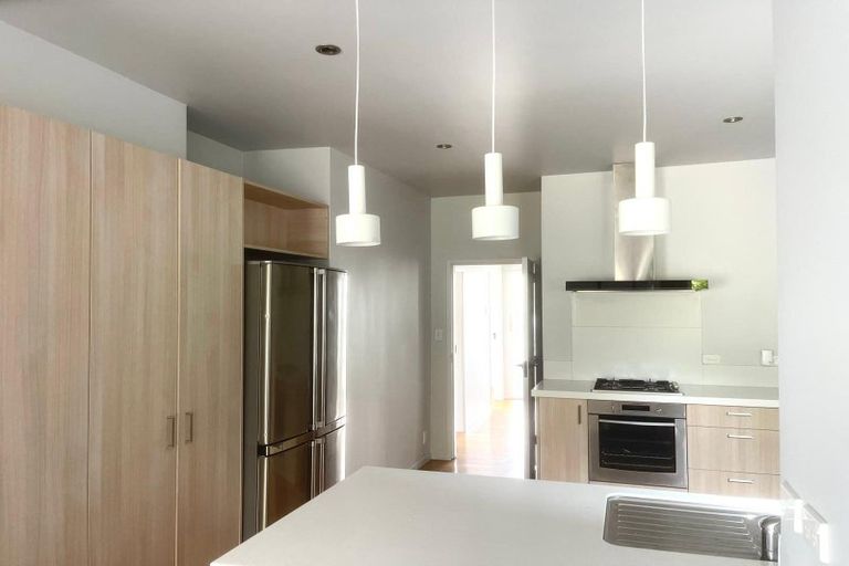 Photo of property in 164 Queen Street, Northcote Point, Auckland, 0627