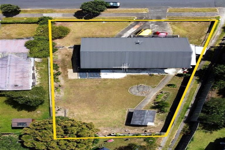 Photo of property in 147 Reeves Road, Pakuranga Heights, Auckland, 2010