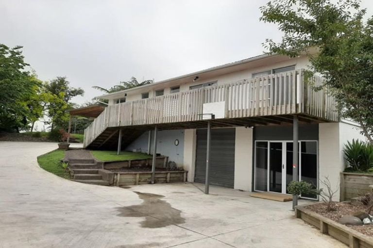 Photo of property in 5 Fairview Place, Westown, New Plymouth, 4310