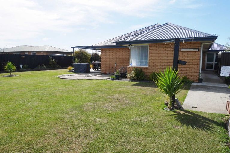 Photo of property in 22 Thistledown Place, Woolston, Christchurch, 8062