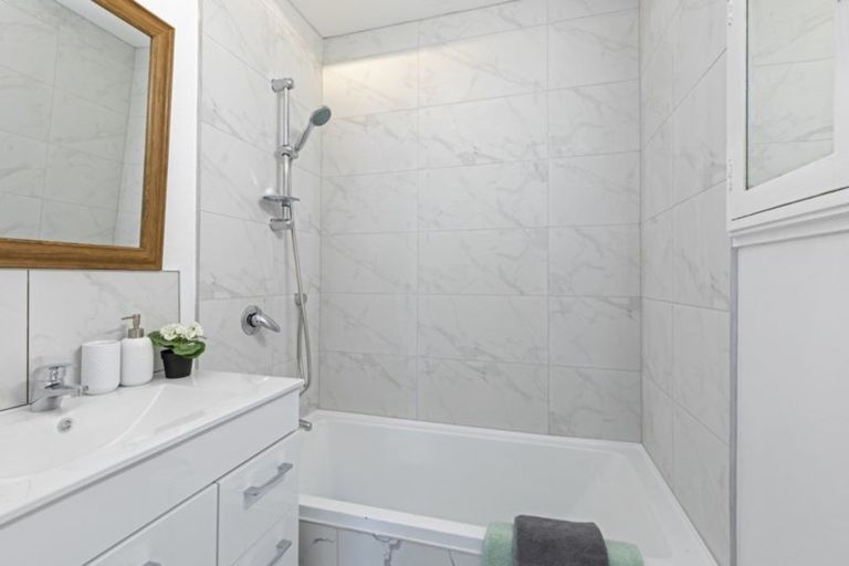 Photo of property in 35 Hanson Grove, Stokes Valley, Lower Hutt, 5019