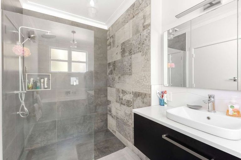 Photo of property in 223 Powderham Street, New Plymouth, 4310