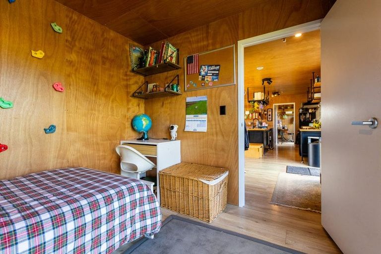 Photo of property in 237 Croydon Road, Midhirst, Stratford, 4394