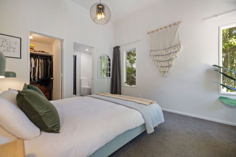 Photo of property in 12 Mackinnon Terrace, Sunshine Bay, Queenstown, 9300