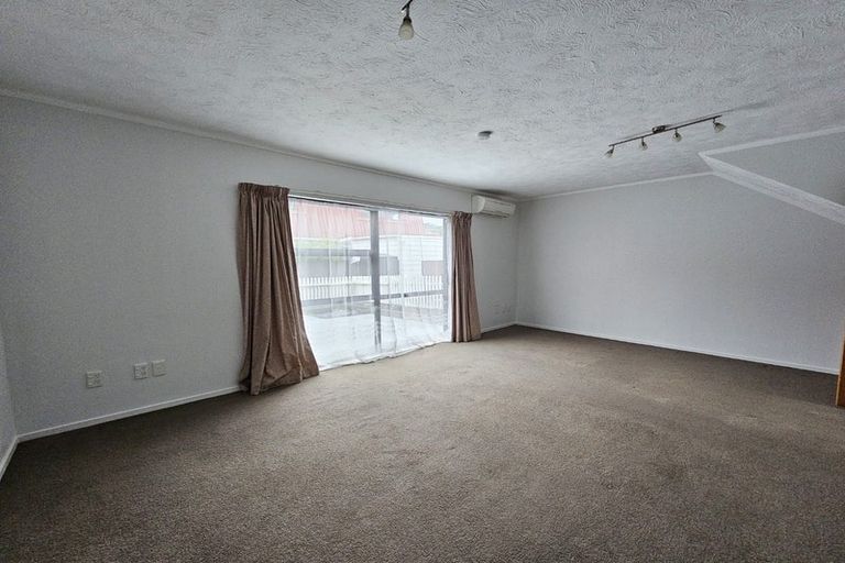 Photo of property in 6/2 Burdendale Grove, Churton Park, Wellington, 6037