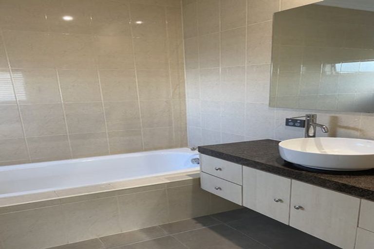 Photo of property in 2/19 Havelock Road, Havelock North, 4130