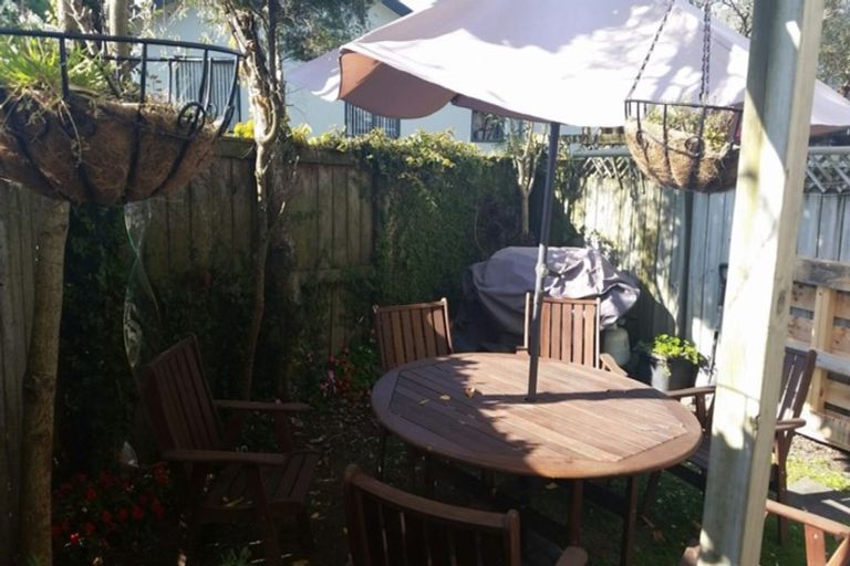 Photo of property in 14/3 Orwell Road, Greenhithe, Auckland, 0632