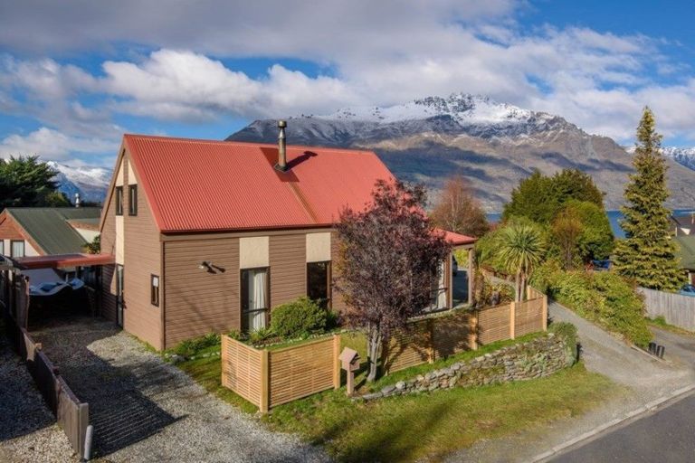 Photo of property in 25d Williams Street, Sunshine Bay, Queenstown, 9300