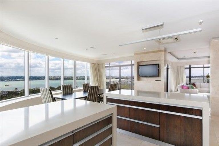 Photo of property in Shangri La Apartments, 5/97 Jervois Road, Herne Bay, Auckland, 1011
