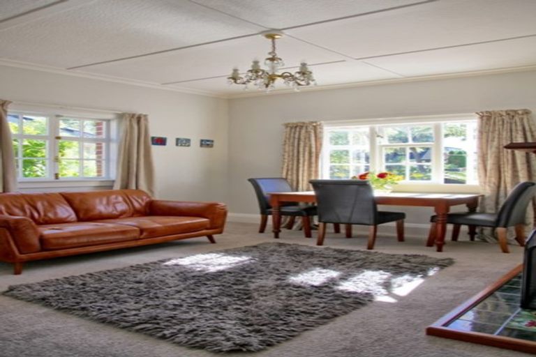 Photo of property in 24 Hinau Street, Woburn, Lower Hutt, 5010