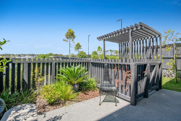 Photo of property in 169 Millwater Parkway, Silverdale, 0932